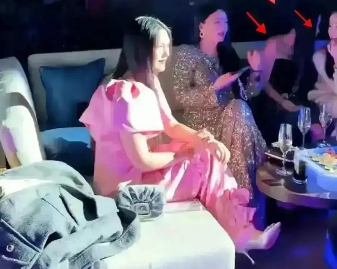 11月18日晚，美高梅办了场给小孩看病的慈善晚宴。名单提前锁死，没请帖根本