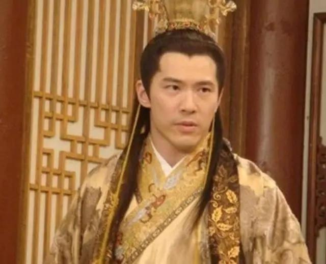 肃王朱楧封地在偏远的甘肃，请求朱元璋能内迁，朱元璋什么都没说直接送了他一把刀，朱