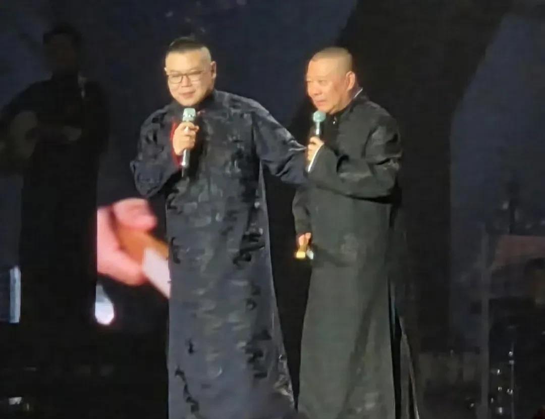岳云鹏演唱会，郭德纲真来了，还唱了曲艺的小曲。谁的演唱会能这么热闹，性价比这么
