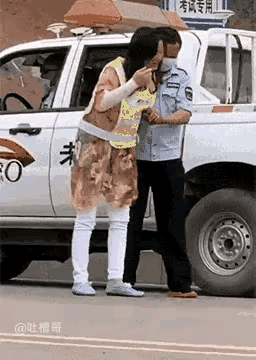 我只想知道她拿到驾照了吗？如果真就拿到了驾照，一旦上路，是不是又多了一个马路杀手