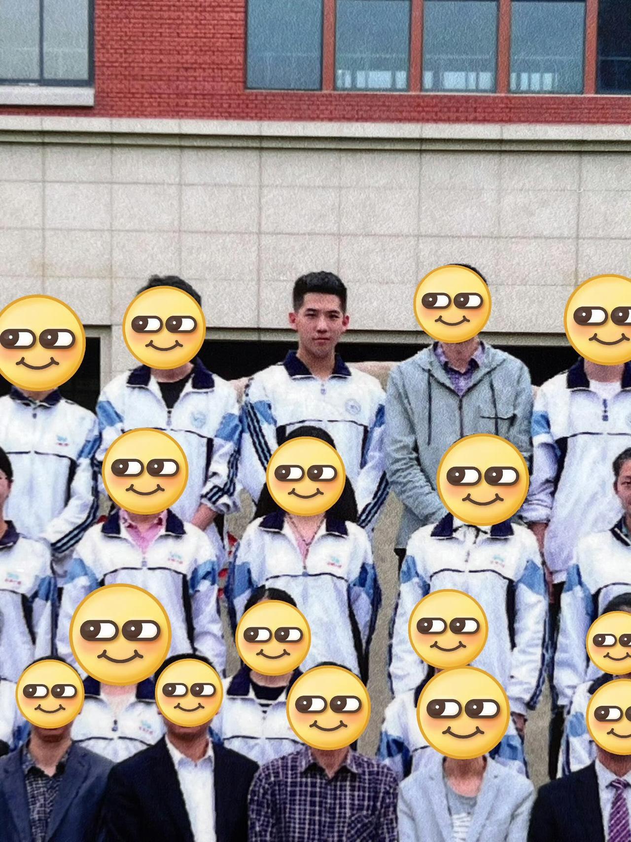 王安宇高中时期其实没有那么帅‼️就是一个普通高中生该有的模样✅稚嫩、青涩、秀