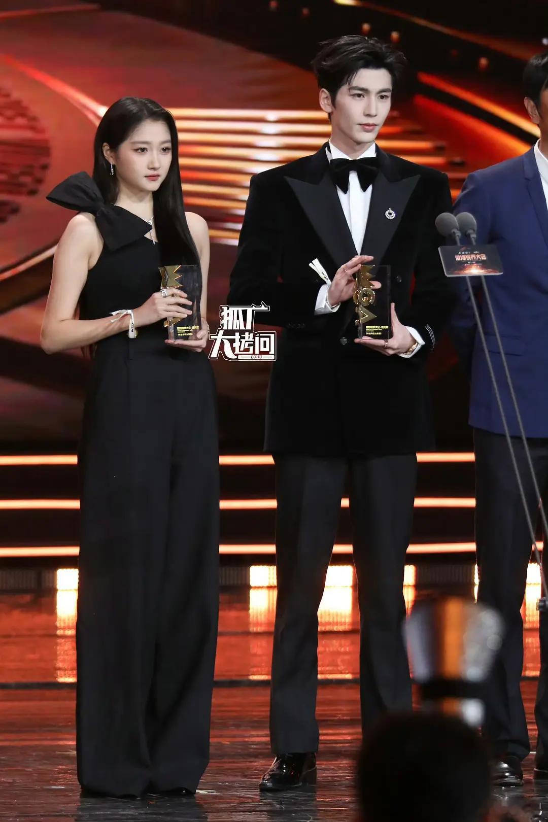 一眼望去全是腿。。。合作一个吧​​​