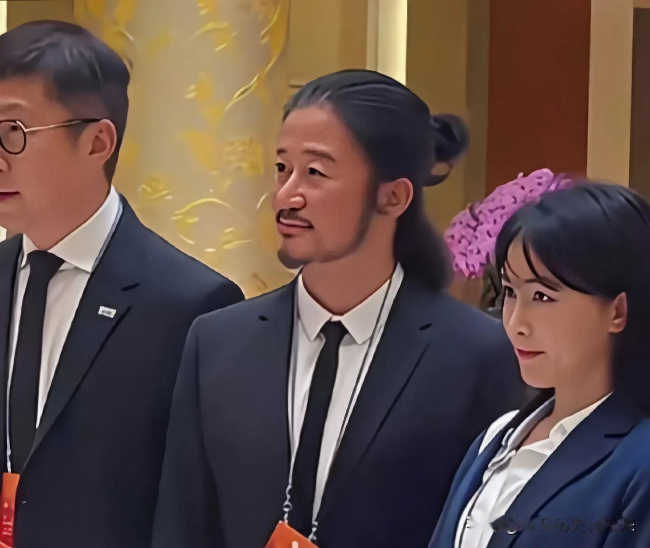 我发现了一个重大的、原创性的、无比严重的问题！战狼的主演居然越来越像日本人了