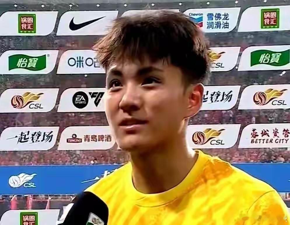 国奥队主帅安东尼奥，一句话把所有人都砸懵了。他说，现在全网吹捧的门神李昊，压根不