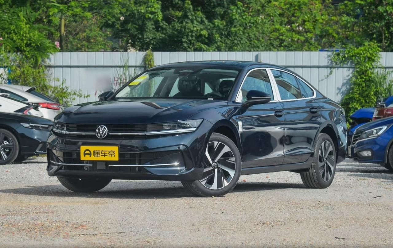 如果你正在琢磨买辆二手B级车，大众迈腾大概率已经出现在你的备选清单里了。毕竟它稳