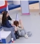 徐洁儿至今不知道李小冉站起来长啥样多吓人吧你说