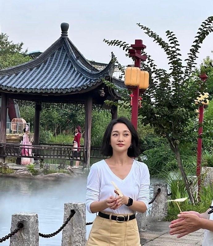 在江西偶遇了周迅！真的是活久见系列！当时我正闲逛呢，突然感觉人群一阵骚动，定睛