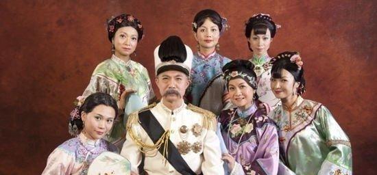 1905年，袁世凯的二儿子袁克文，与名妓叶蓁一见钟情，一睡定终身，袁克文承诺会娶