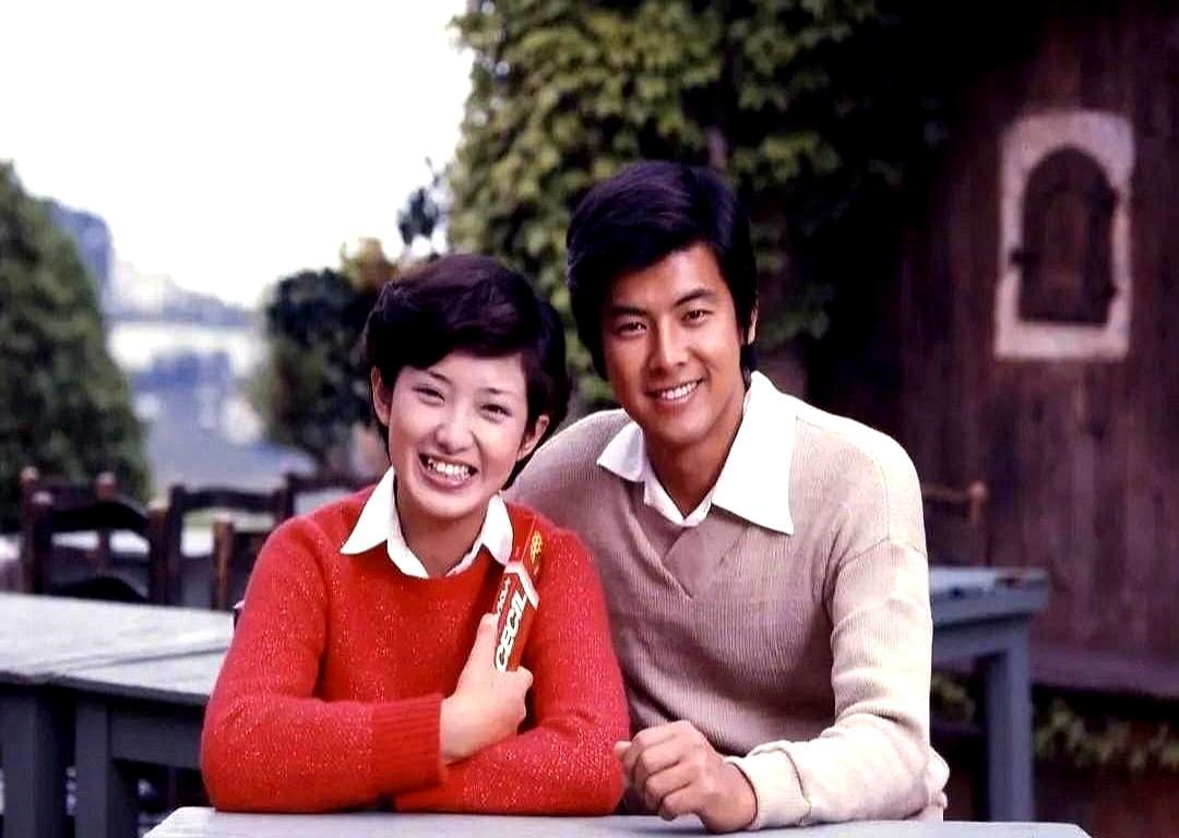 顶级婚姻的晚年，是主动卖掉豪宅。73岁的三浦友和与66岁的山口百惠，正搬离