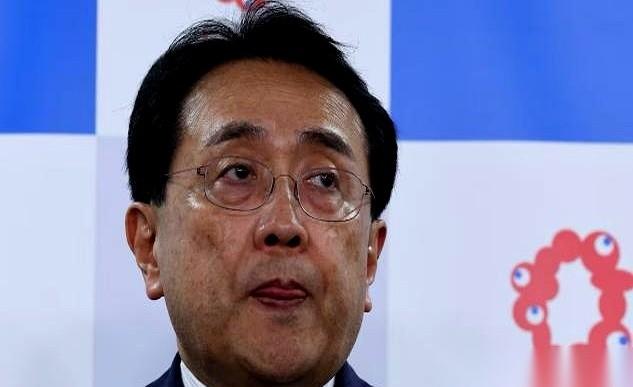 6月30日，东京的发布会现场，闪光灯还没暗下去，日本经济产业大臣赤泽亮正和防卫大