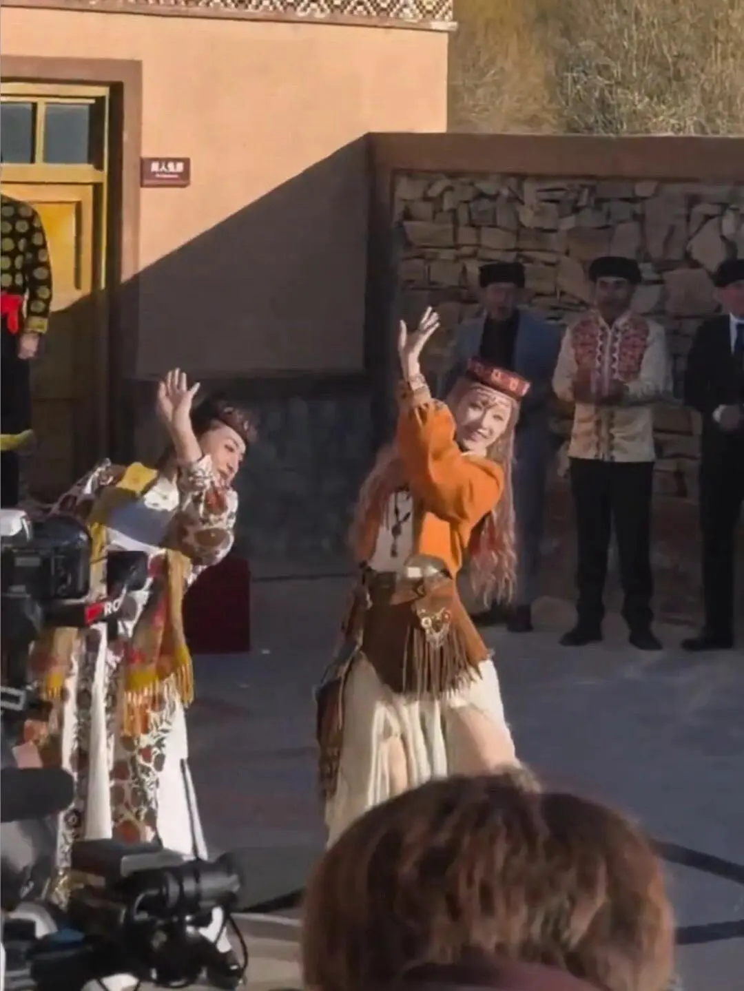 宋雨琦跳塔吉克民族舞蹈，跳的好棒