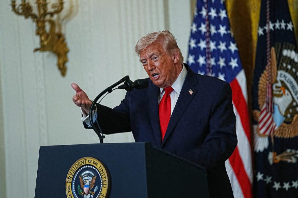 陷入泥潭大势已成，美中东盟友体系面临瓦解，特朗普彻底失去淡定！央视新闻消息，