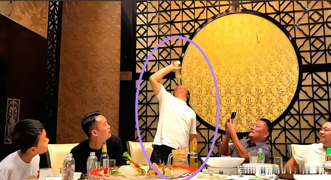 贾冰粗口视频被曝光，“好兄弟”想要将其推入深渊，但网友不买账。说白了，贾冰关着