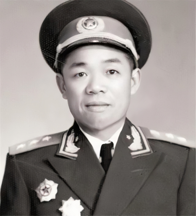 韩先楚指挥部队越过三八线，有一辆卡车被地雷炸毁了。四十军军长温玉成说，地雷太多了