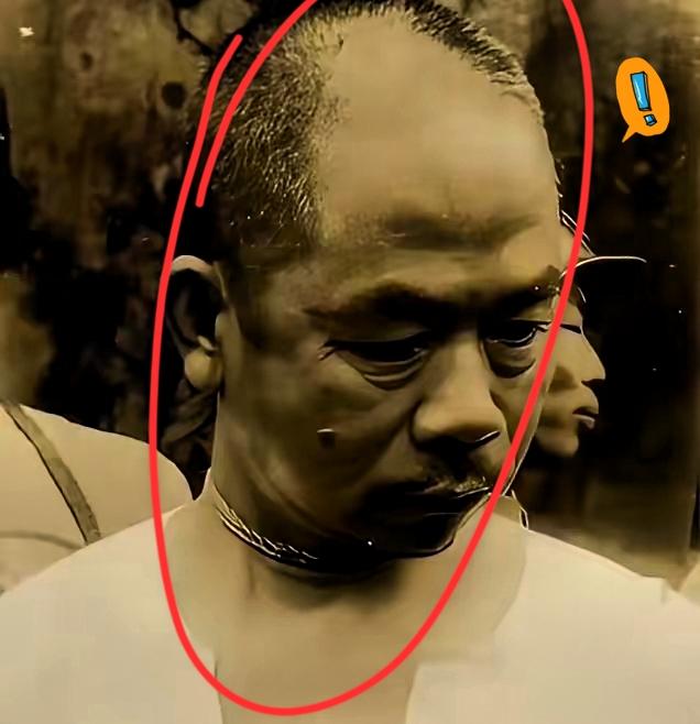 这不是剧照，​而是吴石将军牺牲前，​敌人给他拍下的最后一幕镜头，​表情却硬