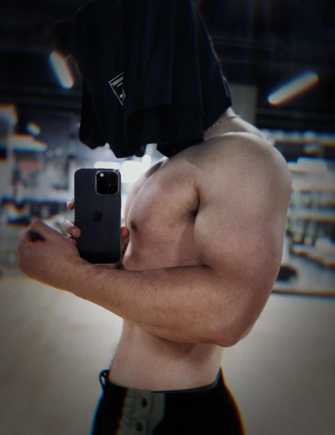 手臂是门面手臂训练健身日常毫无训练痕迹只有拍摄技巧男友臂唯有健身不可辜