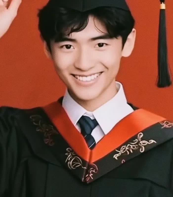 的心理真是极为强大，她多才多艺，把儿子教导得如此阳光自信。柏芝培养出的儿