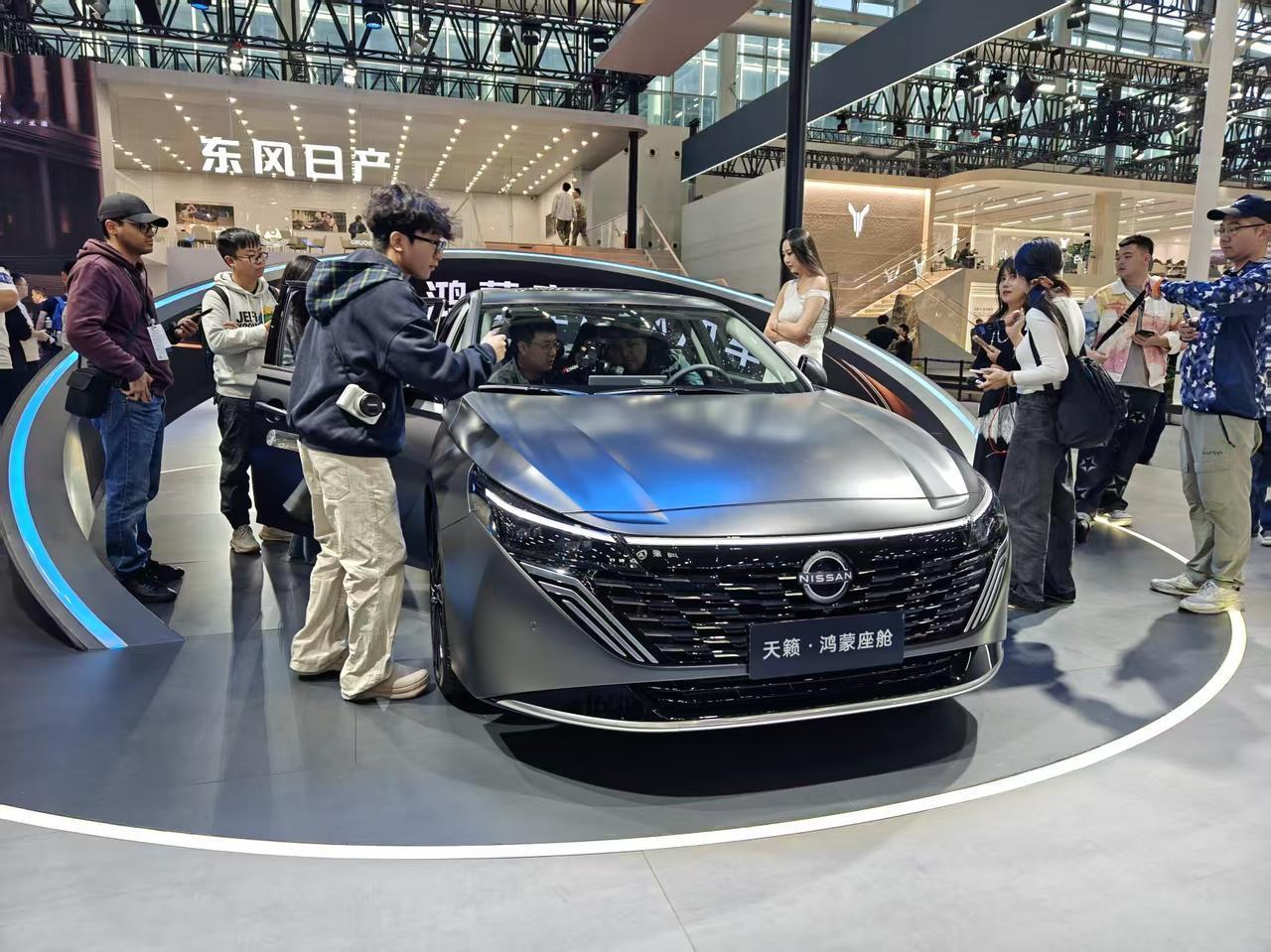 以前新轩逸的价格，你跟我说现在可以买天籁带全系标配的鸿蒙座舱5[捂脸哭][捂脸哭][