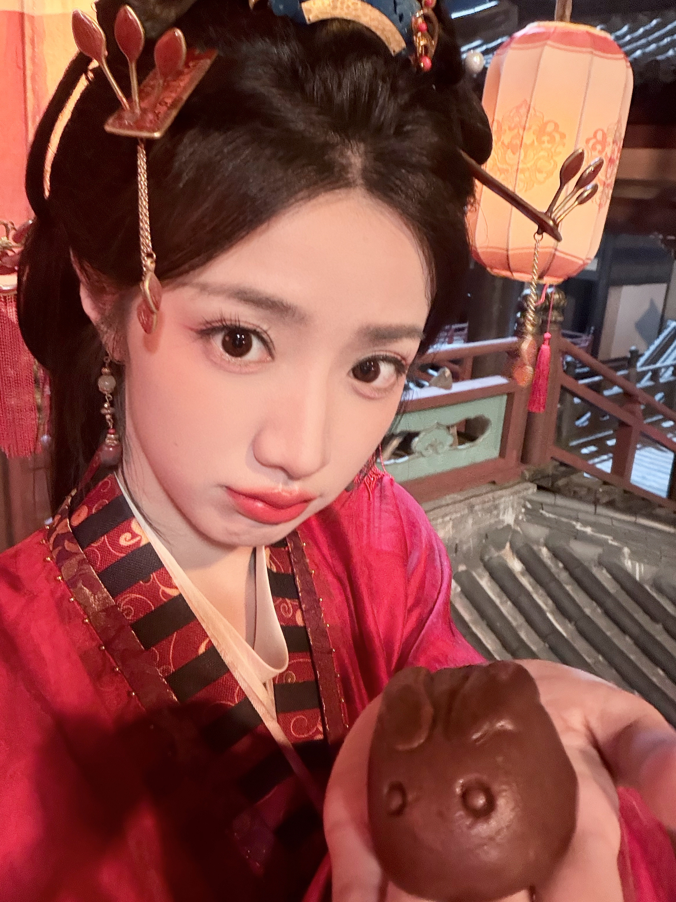 她的眼睛辣么大，这个猪猪很萌啊​​​