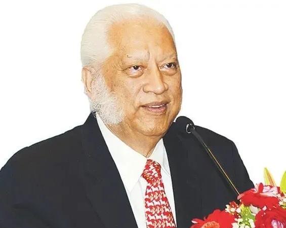 “我没有一丝一毫的中国血统，但是我有100%的中国心，我将用一生来报答中国，”印
