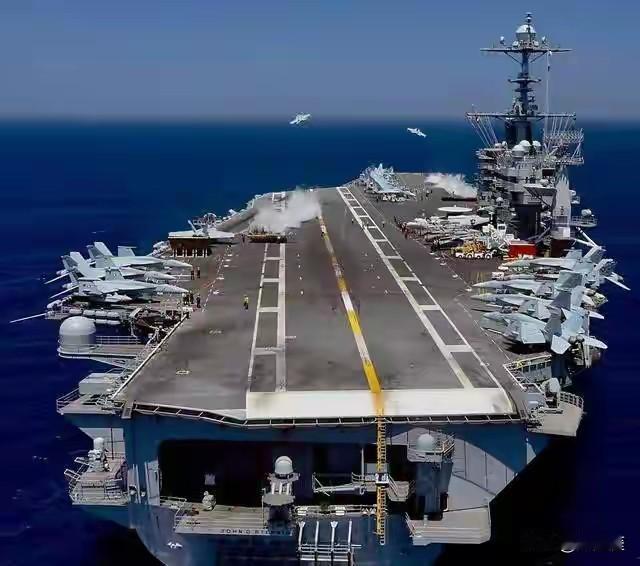 老美最近接连破防：破防一：自己的军机坠落海里了，而且是连着坠落两架；破防二：