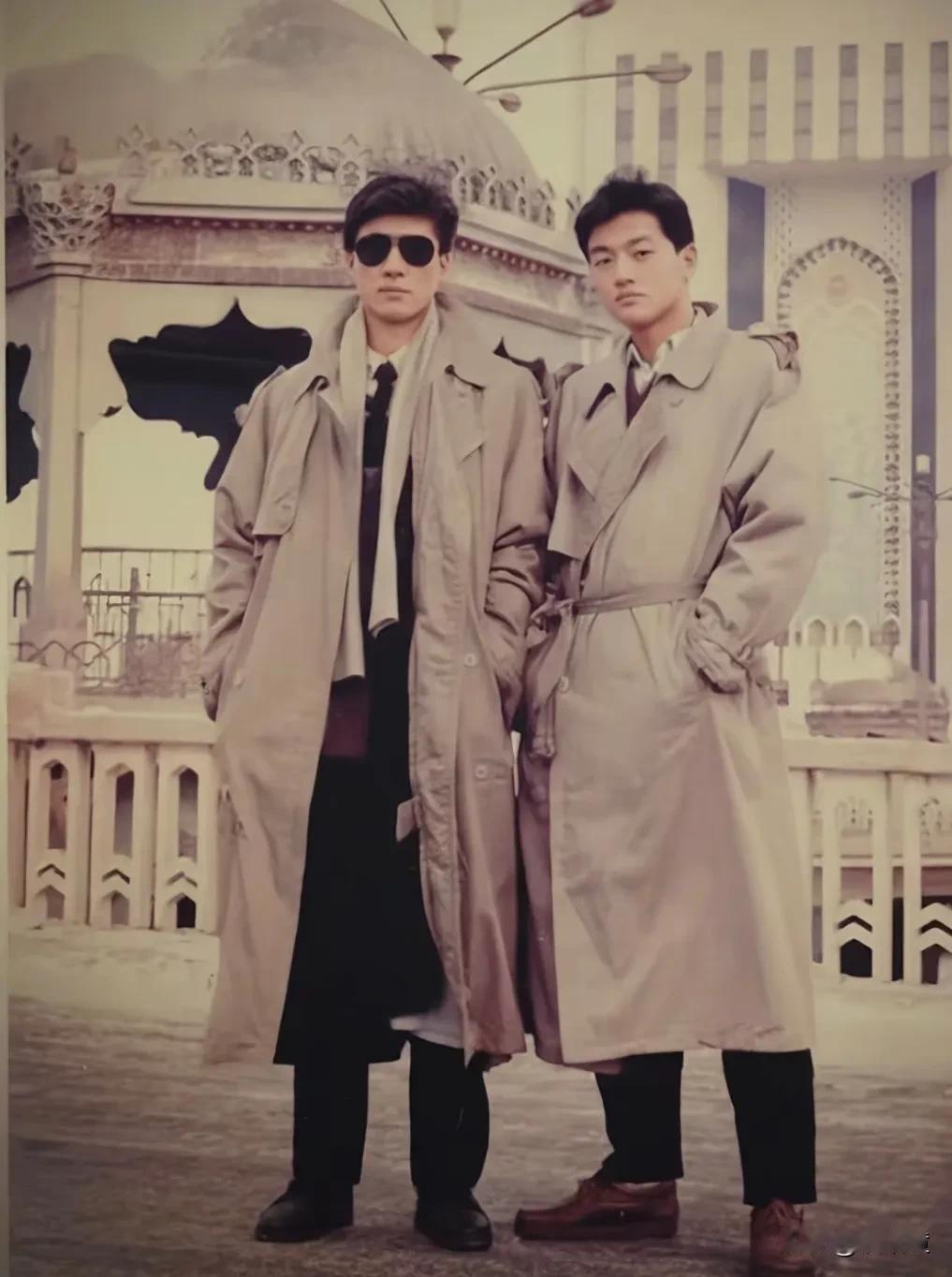 李亚鹏晒出与哥哥的合影，让人最为感动的还是，哥哥给他发的一段文字！哥哥也曾不理