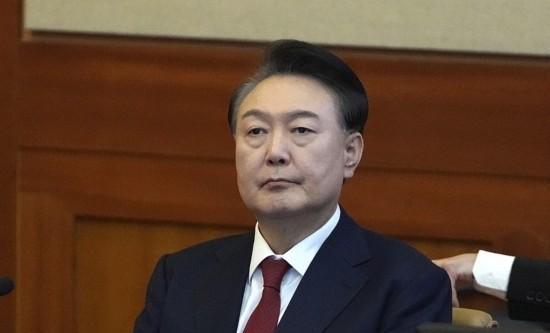 逮捕尹锡悦不是怕他跑！主要是尹锡悦否认所有指控，怕他销毁证据！尹锡悦虽说是