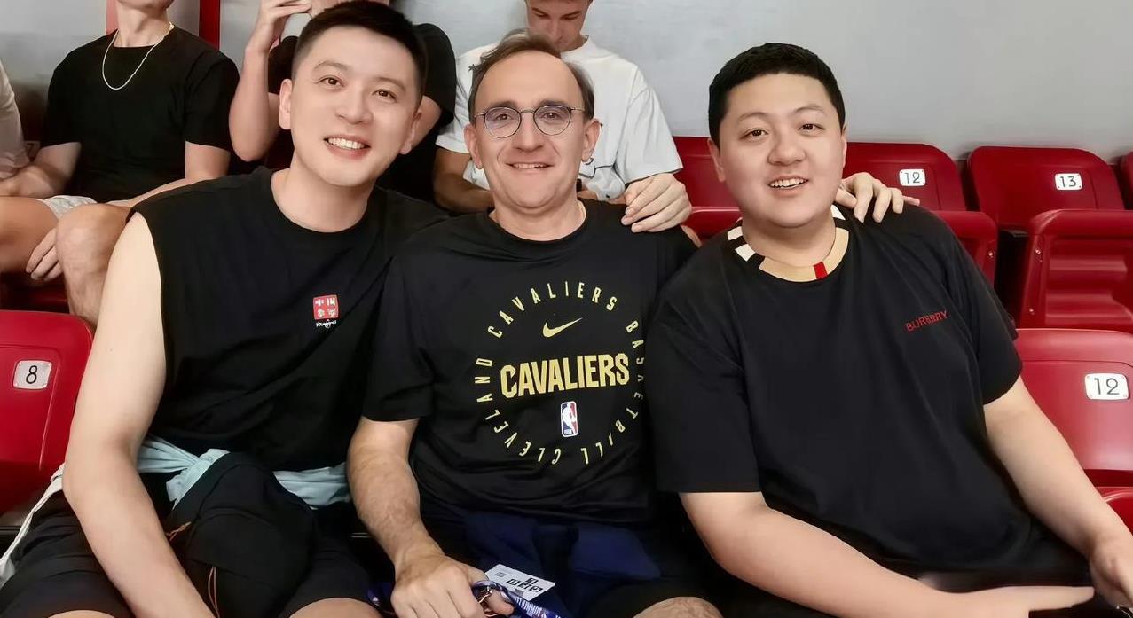 开拓者：杨瀚森验货成功，这球商水不了，辽篮组团助威杨瀚森，杨鸣，洛佩斯和小刘总在