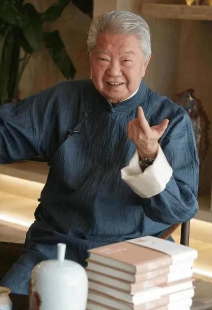 蔡澜说：“你接触的人越多越会发现，那些吃饭快、走路快、脾气急、性格直、刀子嘴豆腐