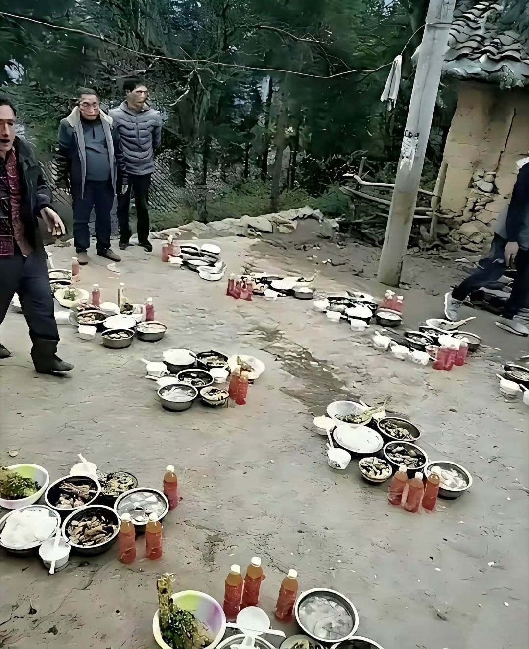 地上吃席这是哪里的习俗？