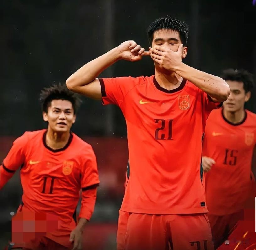9月26日晚，亚运会足球八进四赛，日本U23队艰难且有争议的1-0战胜朝鲜U23