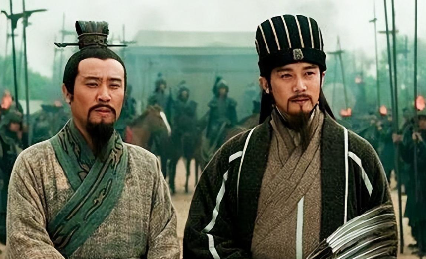 想不明白为什么有些人会崇拜诸葛亮呢？那些崇拜诸葛亮的人，只不过是站在刘备的视