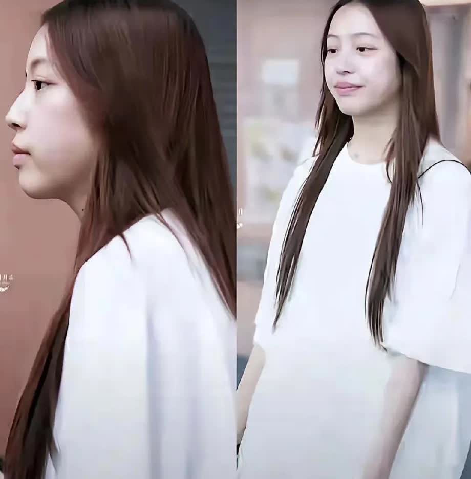 看了赵薇的女儿小四月，你就会知道：养女像家父是真的！小四月、黄弈女儿小铃铛，