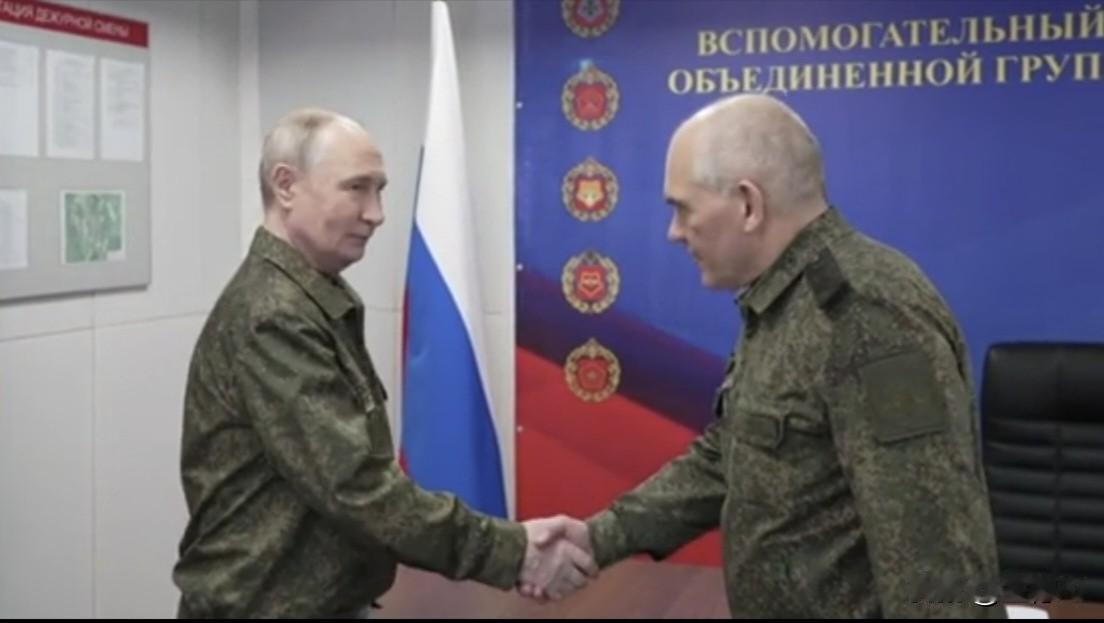 莫斯科，12月28日俄罗斯新闻社报道，弗拉基米尔·普京在联合部队指挥所举行会议