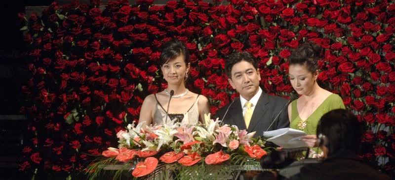 袁鸣的婚姻生活：多次婚姻，终获幸福袁鸣，这位知名主持人的婚姻生活一直是大