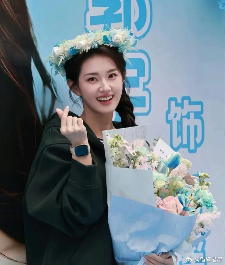 这个人是不是高配版的素人爽？