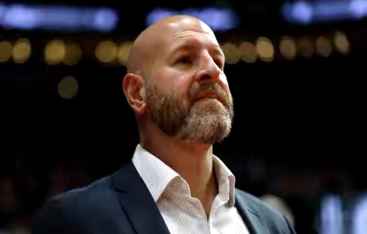 我跟你说，人家开拓者总经理这番话，翻译过来就三个字：宝贝蛋。真的，就是当成一