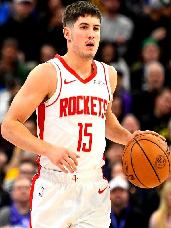 火箭队未来的后场核心基本确定了！你看那画面，谢泼德在外线用投射威胁拉开空间，