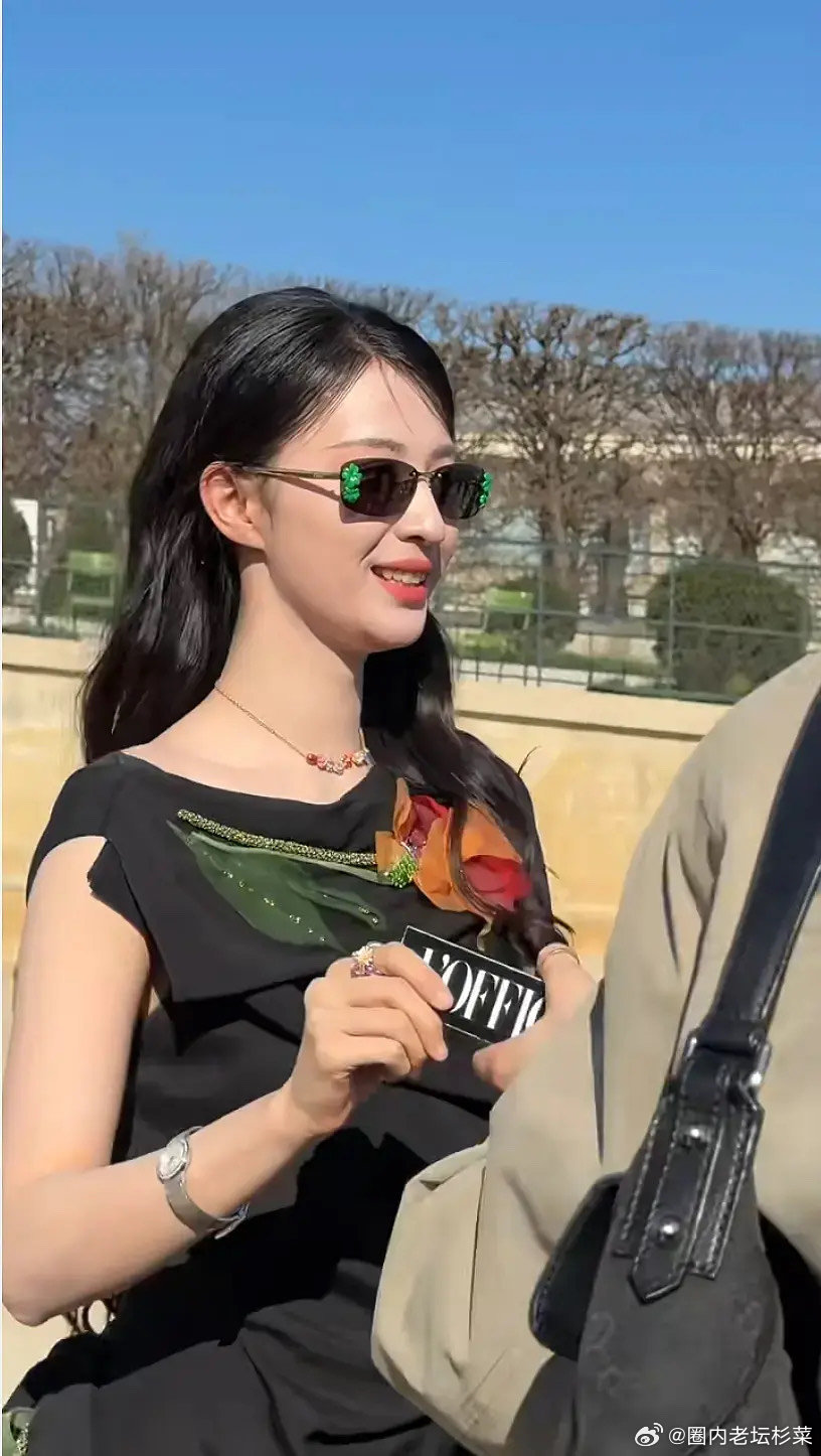 王楚然该注意填充一下鼻基底了