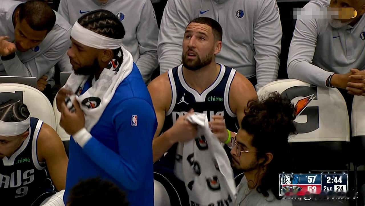 独行侠神射手汤普森真是冰火两重天！在今天独行侠客场以113：119不敌鹈鹕的比赛