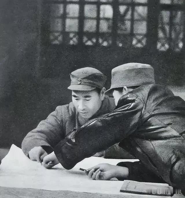 1948年9月26日拂晓，6纵先头部队开始接敌，黄永胜摊开地图一看才发现，脚下就