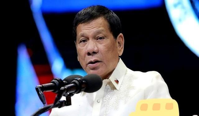 菲律宾一架公务机，未经中国政府允许擅闯黄岩岛上空，还没等它摸清方向，南部战区当即