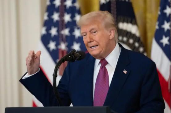 特朗普亲口承认：和普京、泽连斯基都有联系，难不成俄乌和谈要凉？不，反转来了！ 