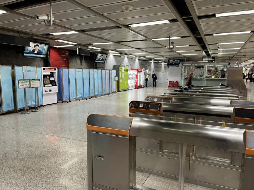 【广州地铁12号线赤岗站有望春节前开通，与8号线换乘】地铁12号线“迟到”的赤岗