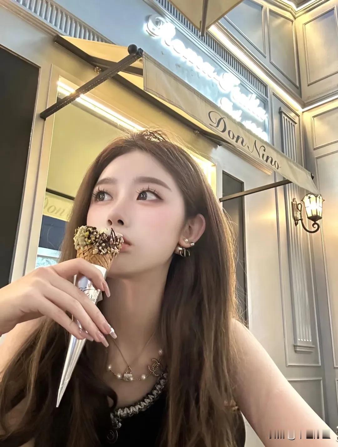 未来十年女生风口行业1、宠物行业2、疗愈行业3、健康管理4、二次元乙游
