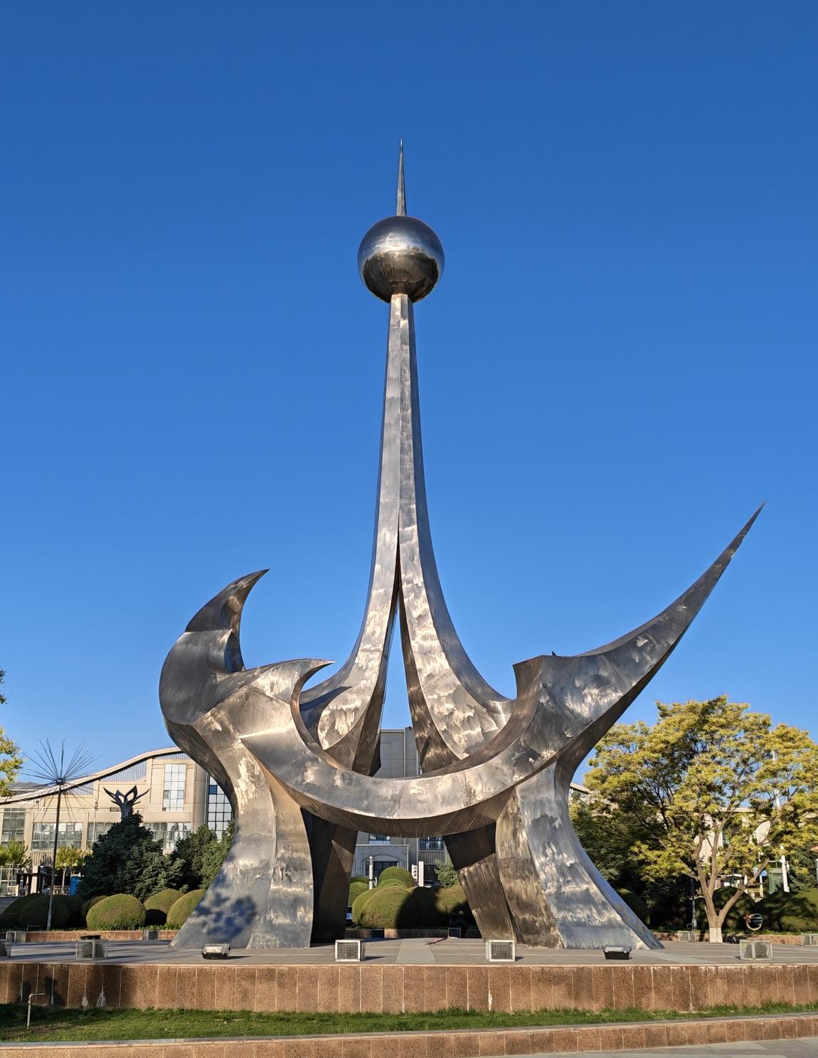 2026.4.29星期三榆林站站前广场晨影：