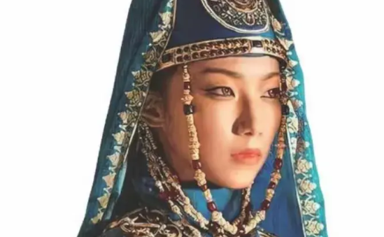 那尔那茜教育经历，引发质疑，争议焦点：一是，是否涉嫌高考移民？她从小到大一直