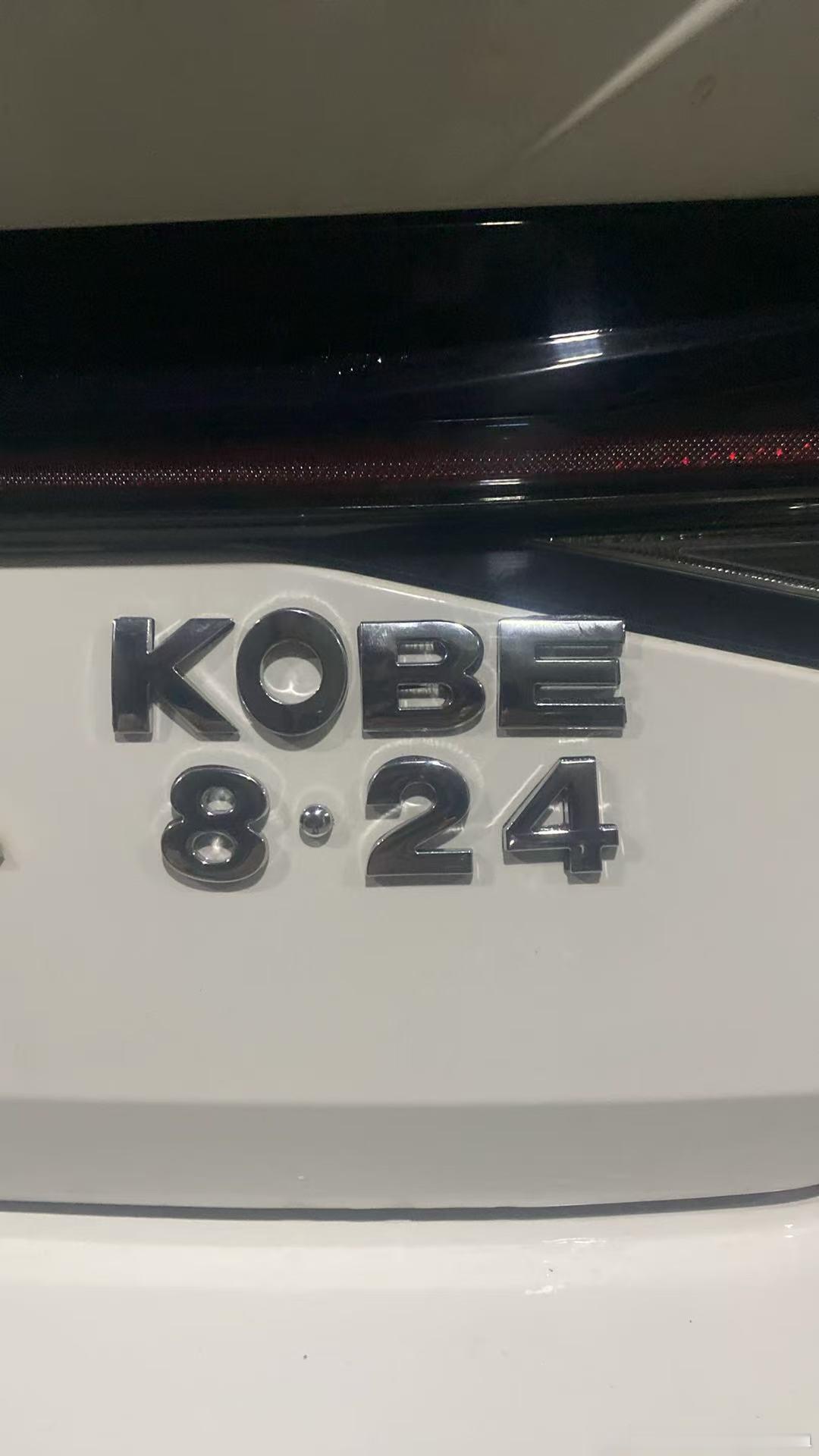 一席车贴，方寸之间，藏着我永不落幕的青春信仰，致敬永远的黑曼巴——科比·布莱恩特