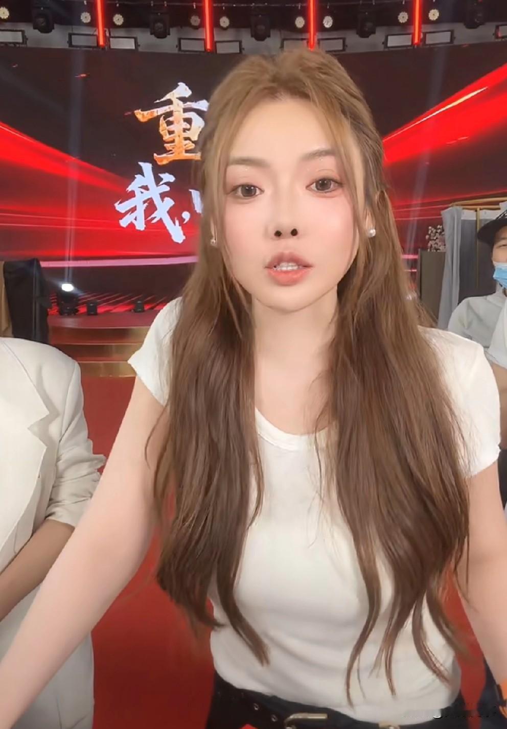 蛋蛋回应消失四个月的真相,并且正面回应是否离开辛选!蛋蛋: