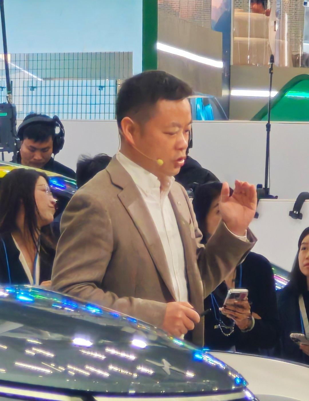 2025广州国际车展～CEO追了，明星看了，小姐姐拍了，车模抢到了，网红合影了，